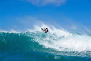 Barron Mamiya (HAW) está no Heat 3 deste Hurley Pro Sunset Beach