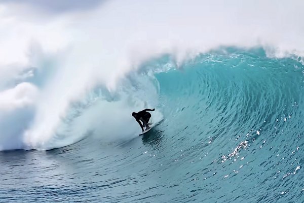Nathan Florence volta a desafiar Pipeline num novo episódio