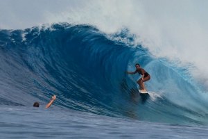 A viagem às Mentawai da jovem canariense Laura Coviella