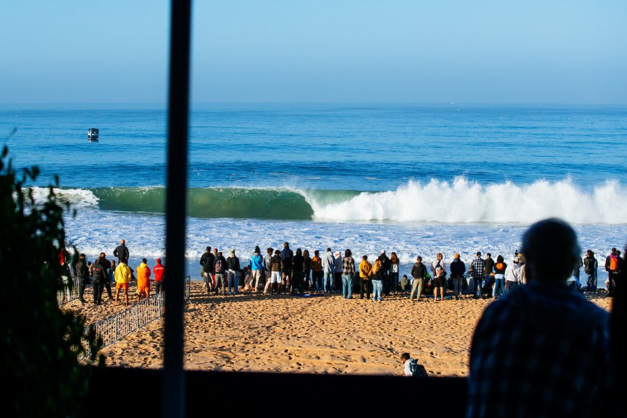 MEO Rip Curl Pro Portugal: ondulação continua a subir e Supertubos prepara-se para um possível dia de finais