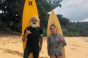 Kika Veselko surfou com Barton Lynch no Havai