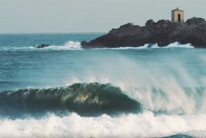 Na Sardenha a apanhar altas ondas com Leo Fioravanti