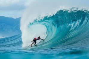 O brasileiro Miguel Pupo é um dos surfistas que precisa de um bom resultado em Pipe.