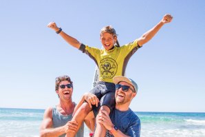 João Maria Mendonça com o seu treinador Miguel Mouzinho e seu Pai