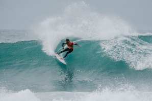 Miguel Blanco a rasgar forte. Click por Jorge Matreno/ANSurfistas