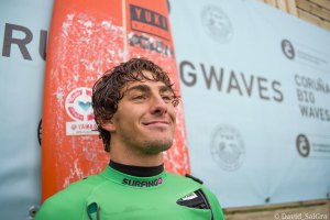 António Laureano no Coruña Big Waves