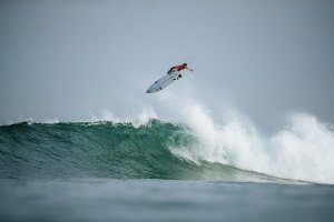 Jack Robinson eliminou o Brasileiro Italo Ferreira (BRA) no Heat 4 nos 1/4 de final no Rip Curl Pro Bells Beach