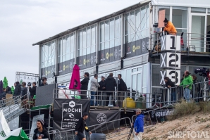 MOCHE RIP CURL PRO PORTUGAL EM ESPERA