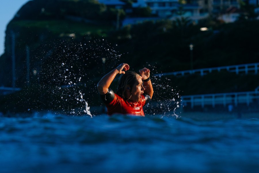 Trio de ouro: Portuguesas dominam e seguem para os 1/4 de final no Challenger Series Burton Automotive Newcastle Surfest 2025.