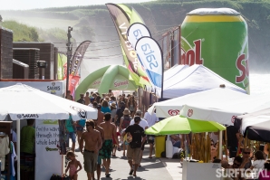 UM DIA REPLETO DE SURF, AÇORES