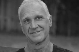 Barton Lynch apela e relembra a essência do surf mostrando-se como uma inspiração e um líder natural da comunidade do surf mundial