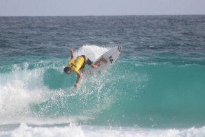 Tomás Fernandes no Barbados Pro. Click Andrew Nichols/WSL