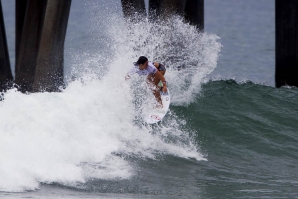 TYLER WRIGHT E FILIPE TOLEDO VENCEM VANS US OPEN OF SURFING