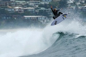 'DESTRUIR AS ONDAS' É A NOSSA PRAIA