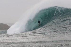 As bombas surfadas por Maya Gabeira, Lucas Chumbo e cia na Nazaré
