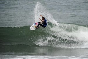 Frederico Morais vence heat da ronda inaugural no Rip Curl Narrabeen Classic