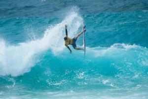 O bi-campeão mundial dominou no primeiro dia do Quiksilver Pro Gold Coast Imagem: Cestari/WSL