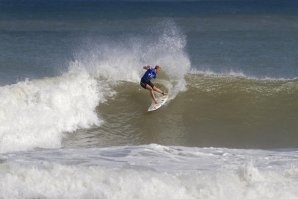 Bethany Hamilton recebeu um convite para rasgar as ondas de Trestles.