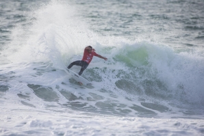 Vasco Ribeiro é um dos surfistas que vai marcar presença no evento