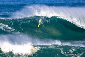 Cerimónia de Abertura do Eddie Aikau Big Wave Invitational realiza-se a 5 de dezembro em Waimea Bay