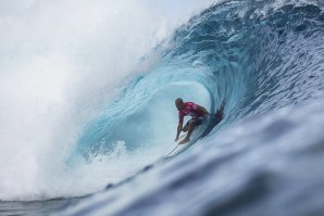 Infelizmente, devido a lesão, Kelly Slater é uma das ausências confirmadas em Teahupoo.