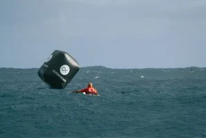 Queda de gigantes em Teahupo’o: líderes mundiais, campeões olímpicos e lendas eliminados antes dos quartos