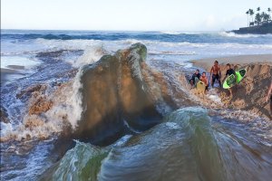 Jamie O’Brien diverte-se no rio de Waimea