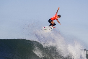 Filipe Toledo com 16 pranchas extraviadas antes do Quiksilver Pro France