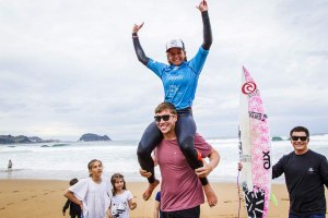Pauline Ado está de regresso ao Championship Tour.