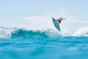 Italo Ferreira durante o Quik Pro em Snapper Rocks.