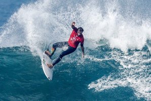 Frederico Morais a competir em Bells Beach.