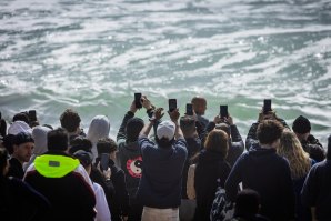 A sessão de surf dos Pros em Supertubos esta sexta em vídeo