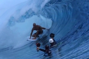 Sessão de treino dos tops mundiais em Teahupoo