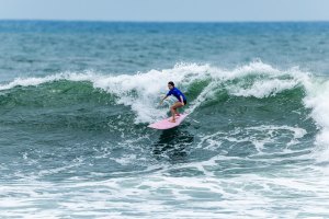 Portugueses mostram garra nos ISA World Longboard Championships em El Salvador