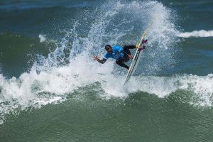 Pedro Henrique entra logo na primeira bateria do dia.
