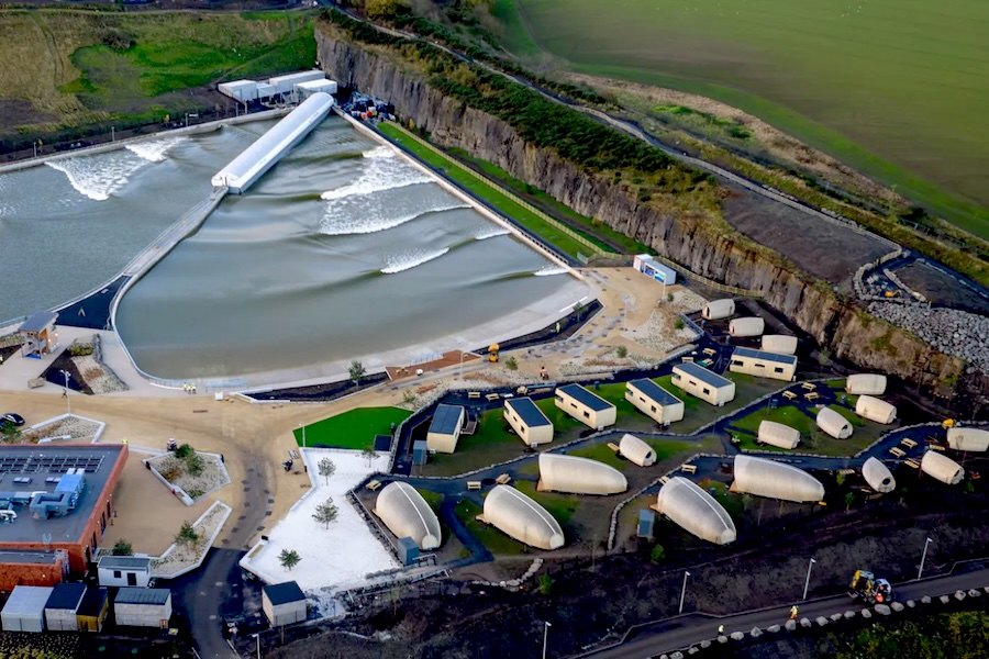 Piscinas de Ondas Dão Lucro? A Lost Shore Surf Resort Faturou 23 Milhões no Primeiro Ano