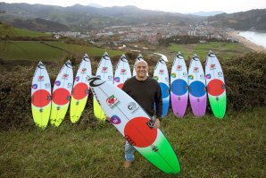 Johnny Cabianca em Zarautz com um dos quivers de Medina.