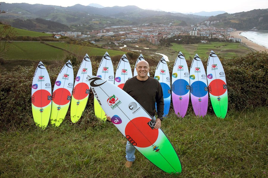 Johnny Cabianca em Zarautz com um dos quivers de Medina.