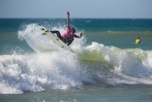 Juliette Lacome e Kyllian Guérin são os representantes gauleses na final do Rip Curl GromSearch