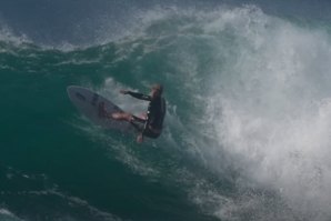 JOHN JOHN FLORENCE SURFS FIRING SUNSET BEACH!