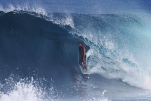 Kaimana Henry, calmo sobre pressão em OTW. 