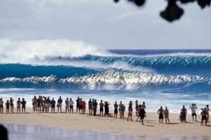 O QUE PRECISAMOS DE SABER SE QUISERMOS SURFAR EM "BANZAI" PIPELINE