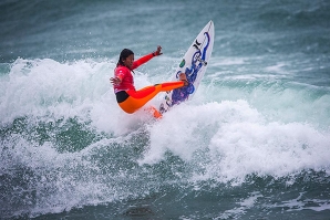 A campeã mundial júnior Mahina Maeda teve um bom começo na Ericeira. 