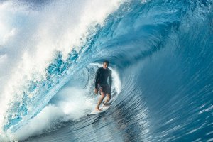 Andy Criere viaja até Teahupo'o para realizar sonho de criança