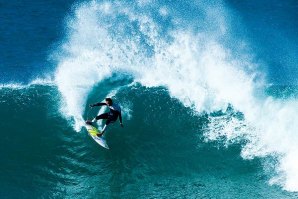 Jordy Smith treina no quintal de casa