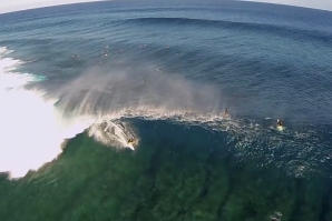 ‘I like to fly’: Mick Fanning e muito talento em incríveis imagens aéreas