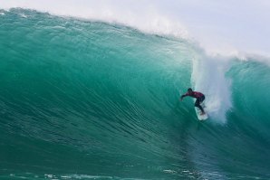 Aritz Aranburu, na Praia do Norte o ano passado, rumo à vitória.