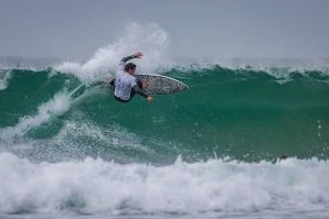 Surf de alto nível marca arranque do ASCC Caparica Qualifying na Praia do Marcelino