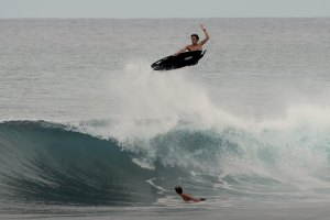 Periscopes Perfeito! Dane Henry, Lukas Skinner e CIA Brilham nas Ondas de Sumbawa