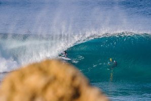 Pedro Boonman nas esquerdas da Empa, naquela que é uma das melhores zonas de surf do país. 